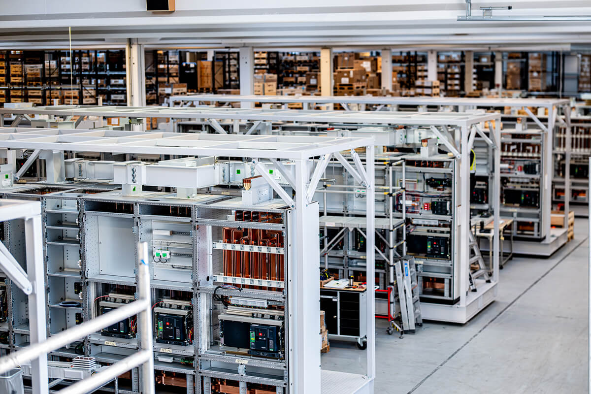 Logstrup data center için prefabrik ve entegre alçak gerilim güç dağıtım çözümü